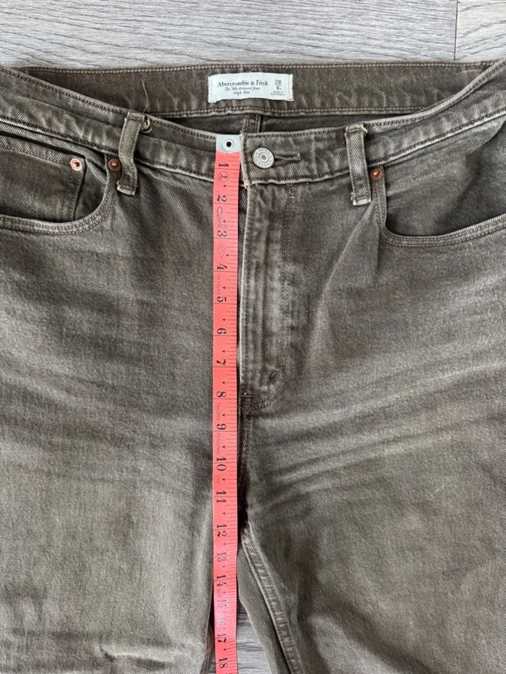 🌼ABERCROMBIE & FITCH🌼 90s Relaxed Jeans in Olive Brown, Size 28
